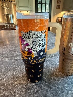 Buccees Halloween Orange & Black Travel Mug Glow in the dark EUC